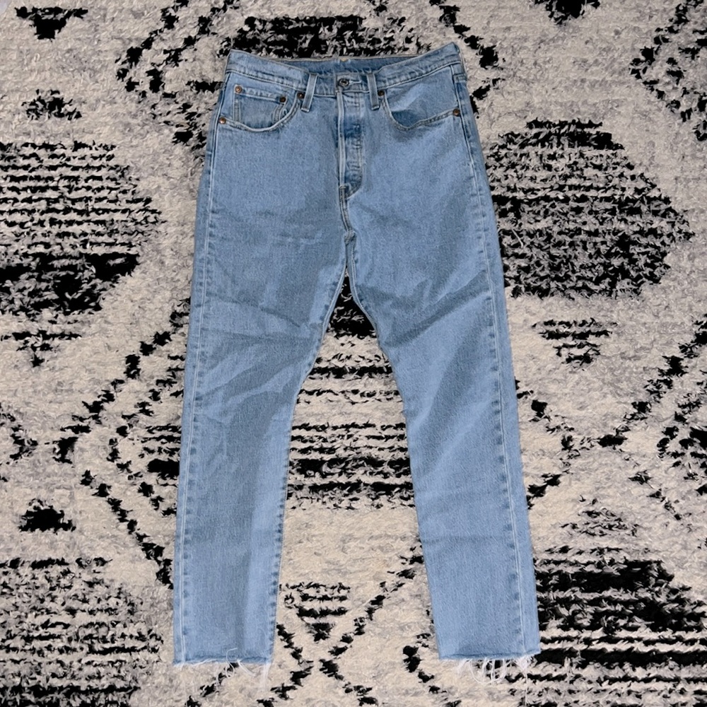 Blue Ankle Wedgie Levi Skinny Jeans - Waist: 28 Length: 28